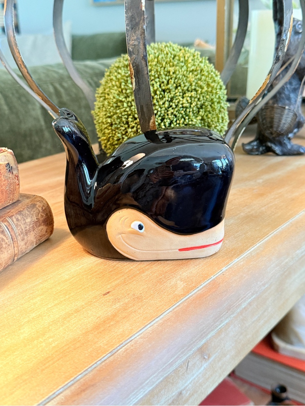Vintage Otagiri Black and Cream Whale Glazed Stoneware Bank - Picture 6 of 12